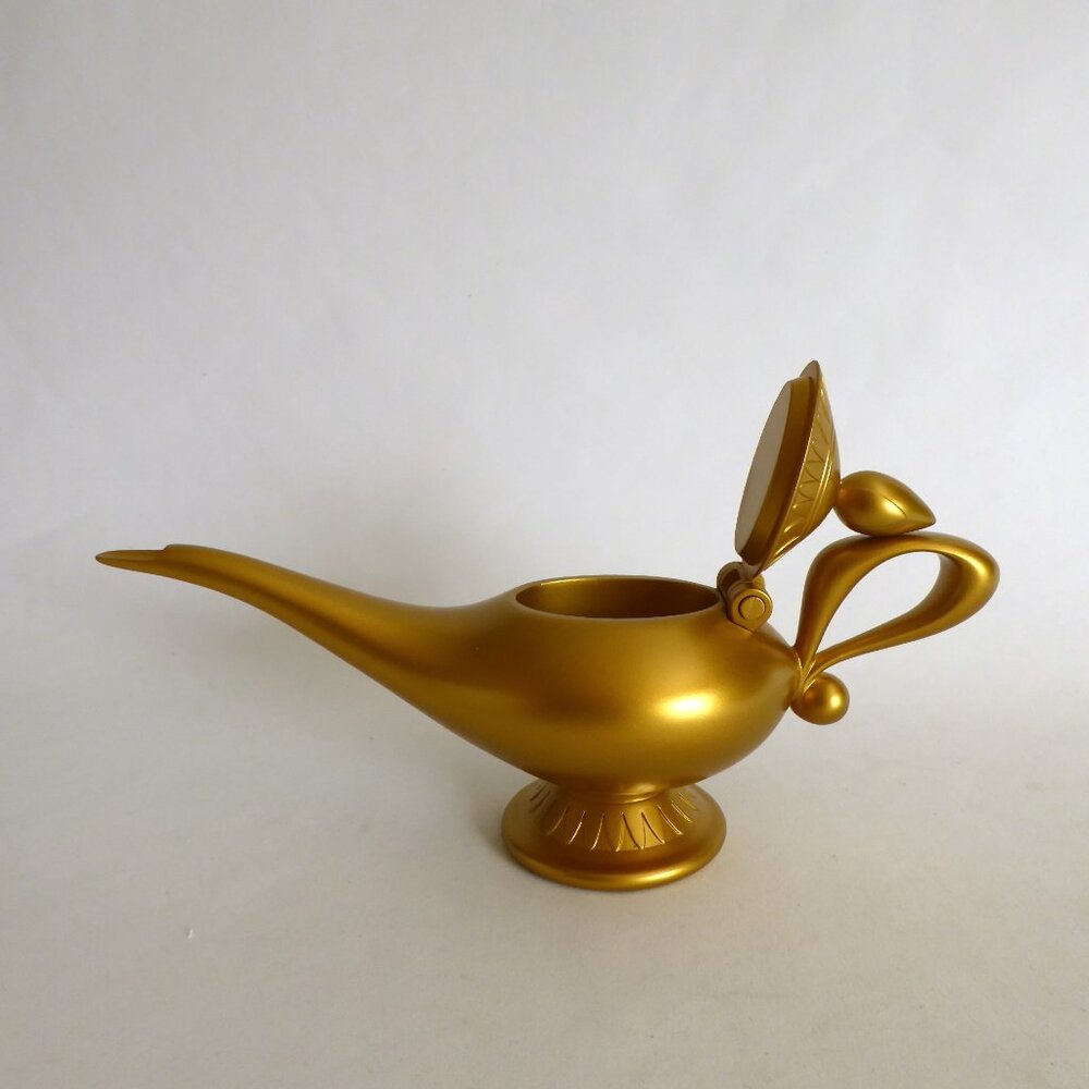 NEW 11” DISNEY ALADDIN GENIE INSIDE LIDDED GOLD LAMP RESIN SCULPTURE - Picture 4 of 15